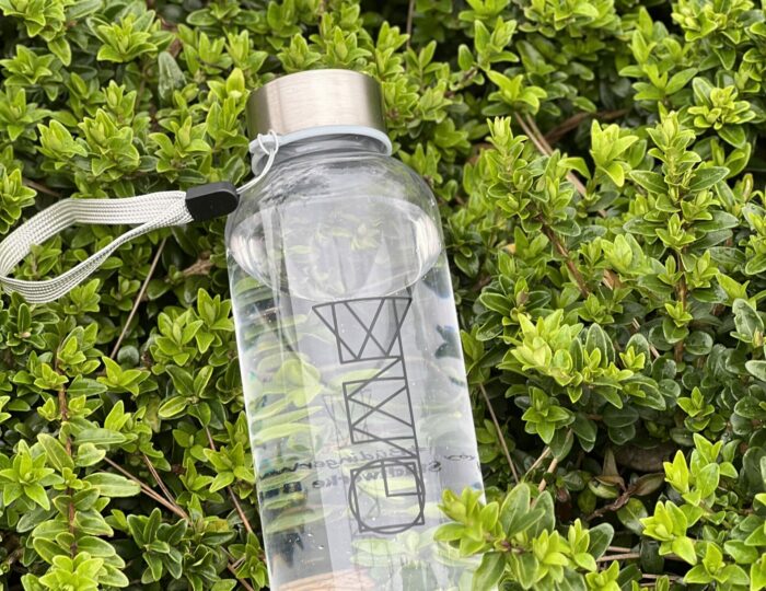 Laken Isolierte Edelstahl-Wasserflasche – 0,35 L, Doppelwandig, BPA-frei, Spülmaschinenfest, Mehrfarbig